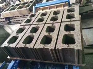 काँक्रीट पोकळ ब्लॉक बनवण्याचे यंत्र